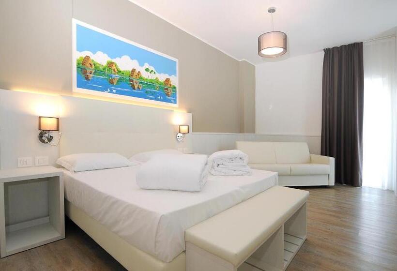 Четырехместный Номер Deluxe, Marina Palace Hotel 4 Stelle S