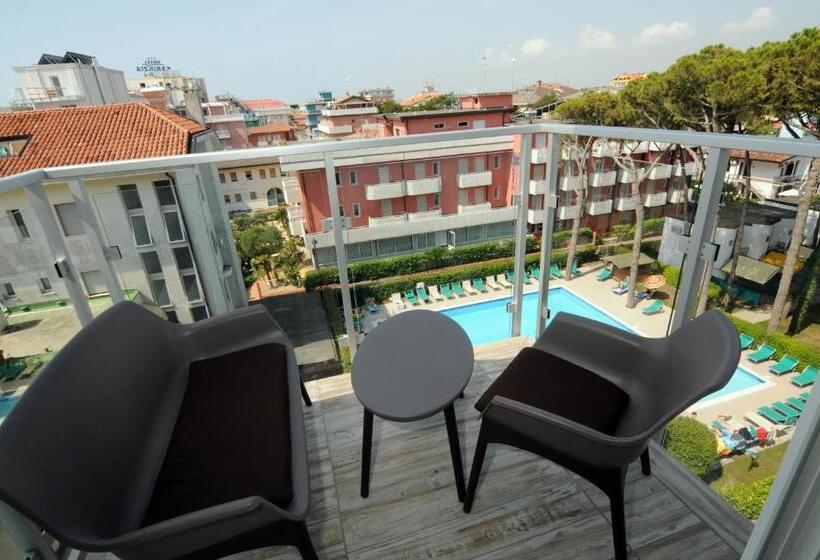 Трехместный Номер Стандарт с Балконом, Marina Palace Hotel 4 Stelle S
