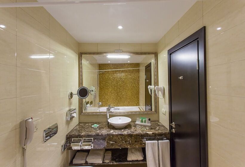 Люкс, Ramada By Wyndham Kazan City Center