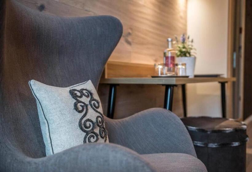 Полулюкс Повышенной Комфортности, Wellnesshotel Erica
