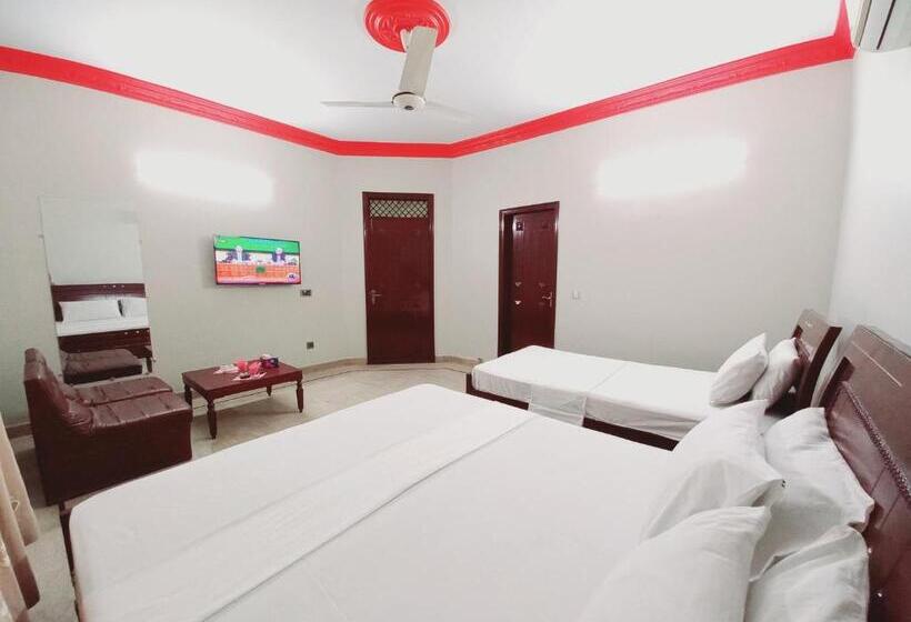 اتاق لوکس سه تخته, Cosy Inn Guest House