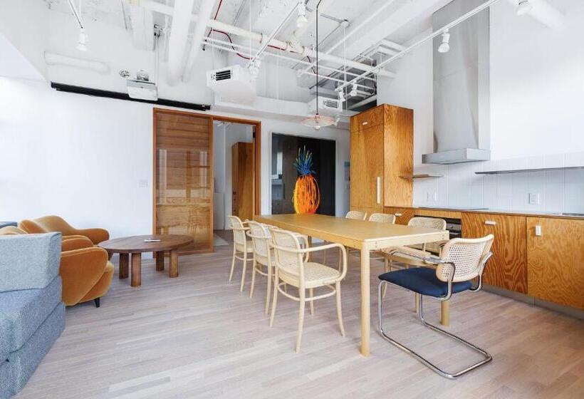 2 Bedroom Premium Apartment, Placemakr Wall Street