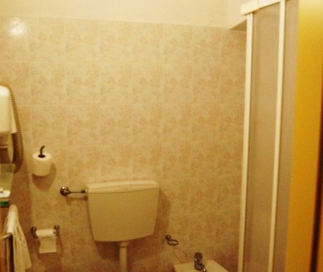 オーシャンビューエコノミールーム, Albergo La Lampara