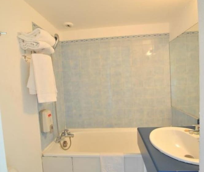 스탠다드 트리플 룸, Belvédère Cannes Mougins
