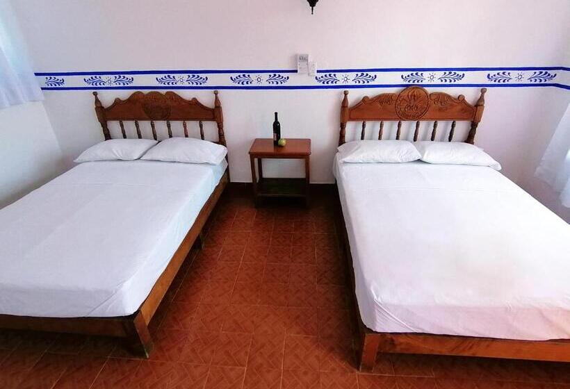 エコノミー４人部屋, Don Luis Hostal   Sucursal Galeana   Tecolutla