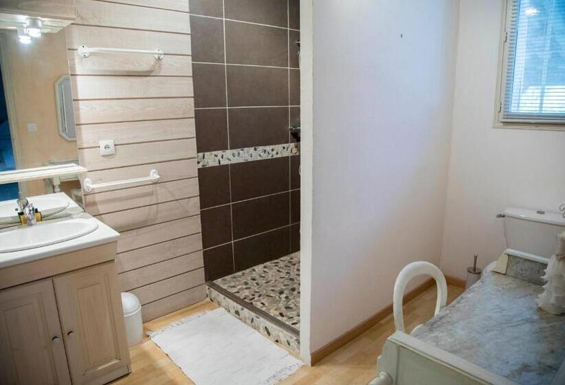 اتاق استاندارد با تراس, Le Gahoun   Chambres D Hôtes