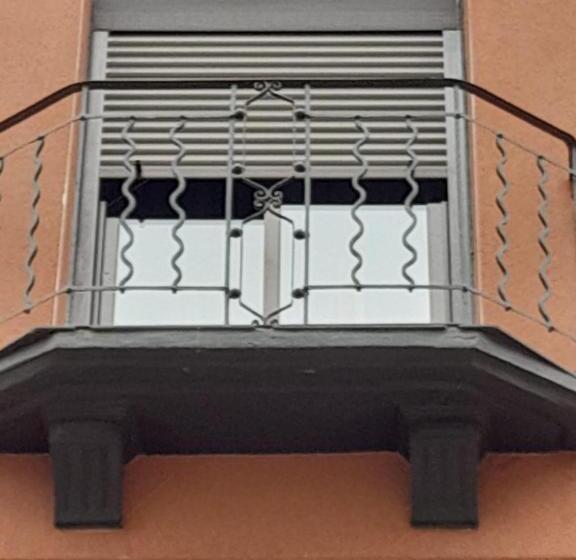اتاق خانوادگی, Lf Habitación Familiar Con Balcón Y Baño Privado   No Fumadores   Sin Ascensor