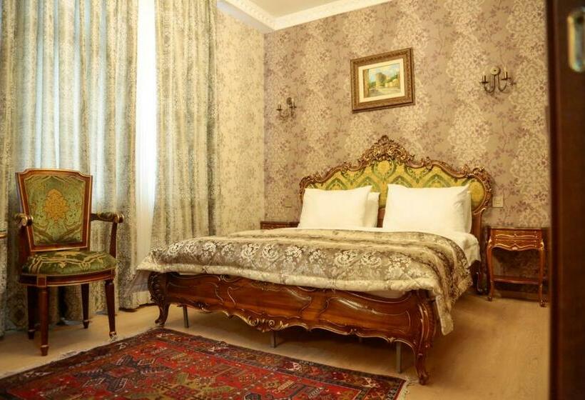 اتاق لوکس, Cafe Terrace Hostel