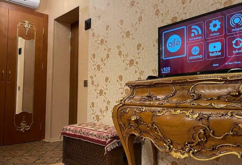 اتاق لوکس, Cafe Terrace Hostel