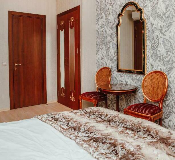 اتاق لوکس, Cafe Terrace Hostel