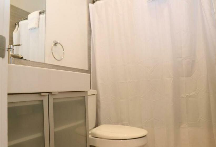 Студия Стандарт, Downtown Beacon Hill, Convenient, Comfy Studio #1
