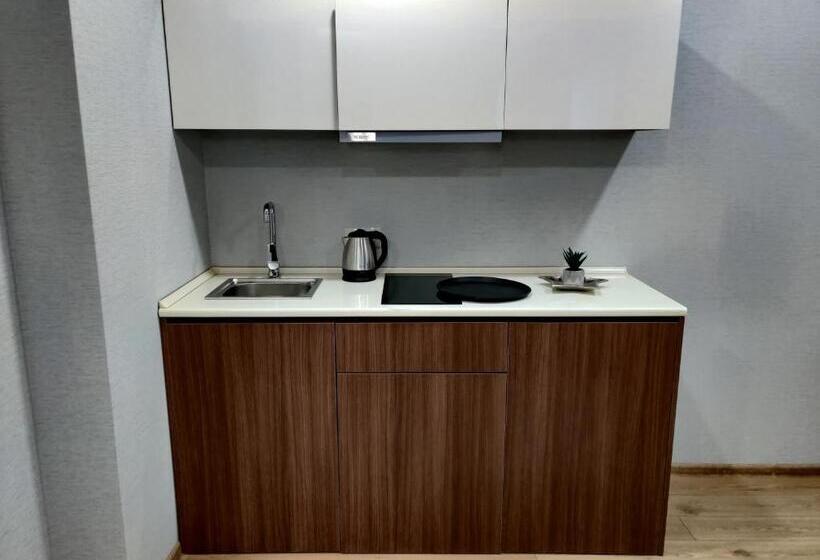 اتاق استاندارد با تخت بزرگ, Crystal Residence