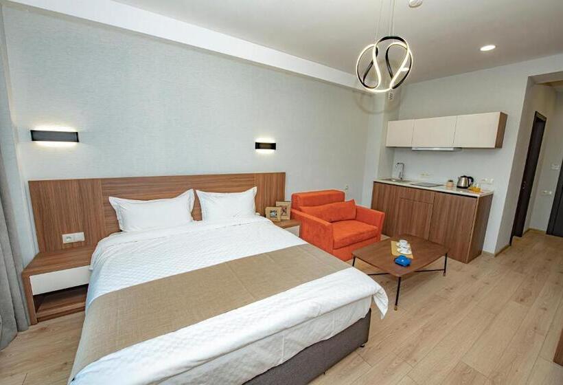 اتاق استاندارد با تخت بزرگ, Crystal Residence