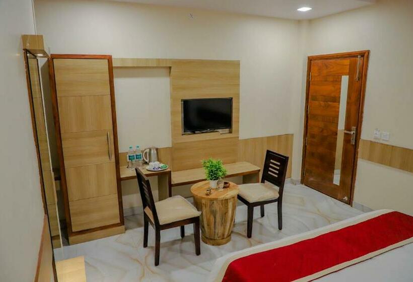 اتاق لوکس, Komal Inn