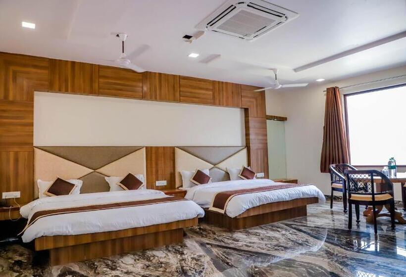 家庭套房, Komal Inn