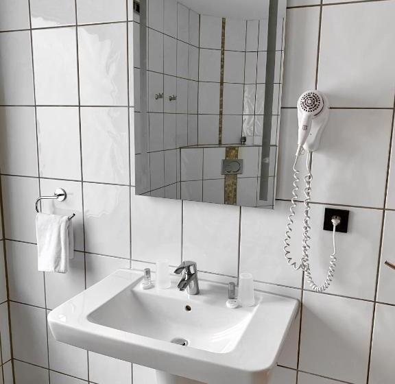 اتاق راحتی, Akazienhof