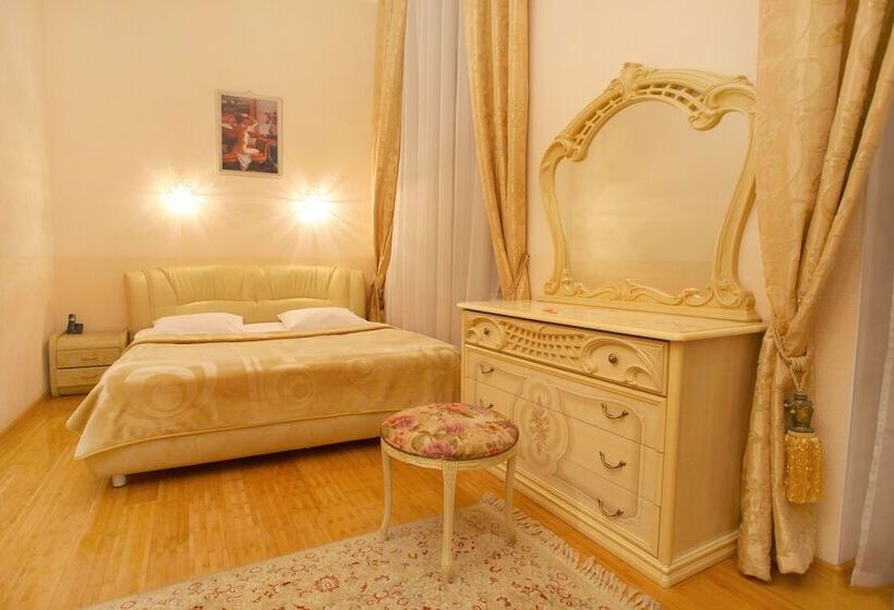 سوییت لوکس, Ekaterina