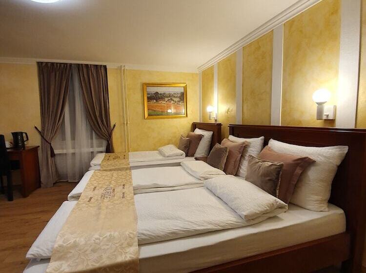 اتاق استاندارد سه تخته با بالکن, Esos Hotel Quelle