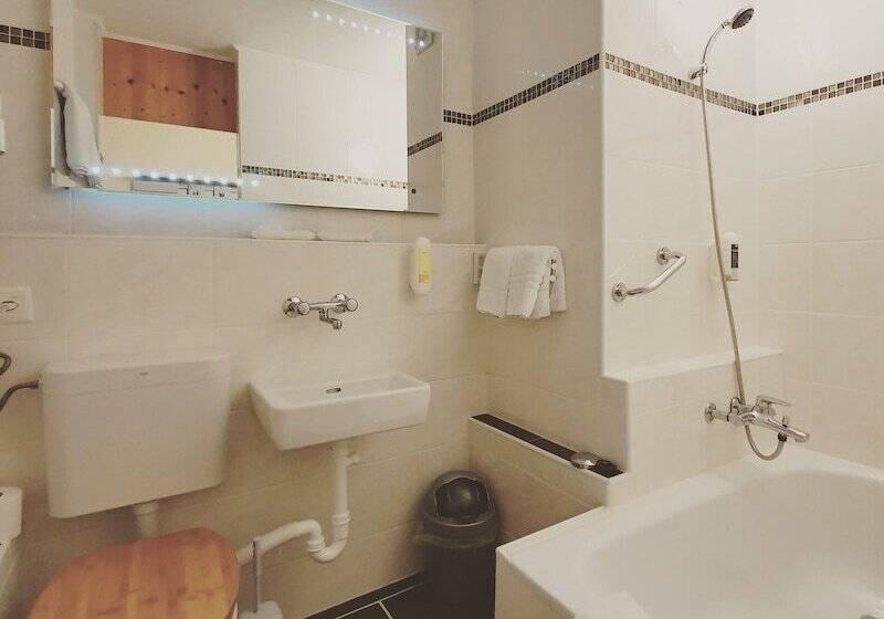 اتاق اکونومی, Esos Hotel Quelle