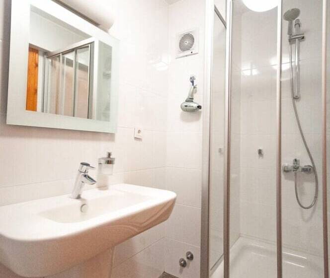 标准三人间, Aika Hotel Alaybey