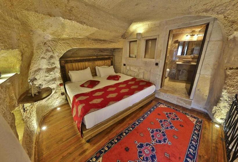 اتاق لوکس خانوادگی, Divan Cave House