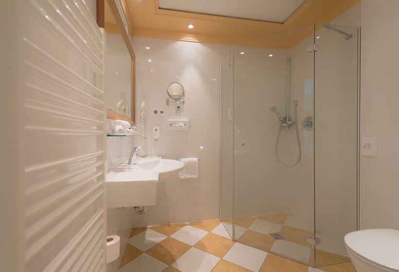 Номер Комфорт, Dreiflüssehof