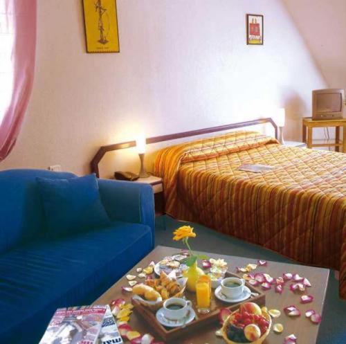 اتاق استاندارد سه نفره, Hôtel Dupleix   Hyper Centre   Parking Et Garage Gratuit