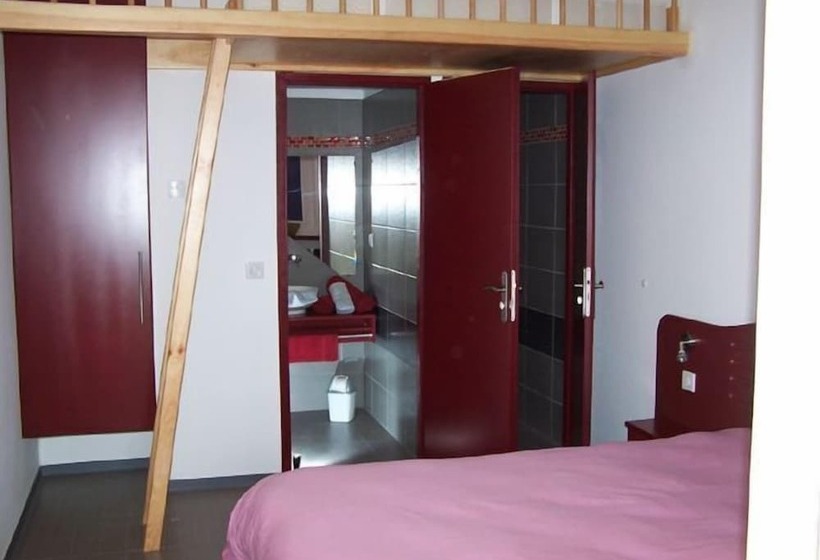 Четырехместный Номер Стандарт, Hôtel Le Richevaux