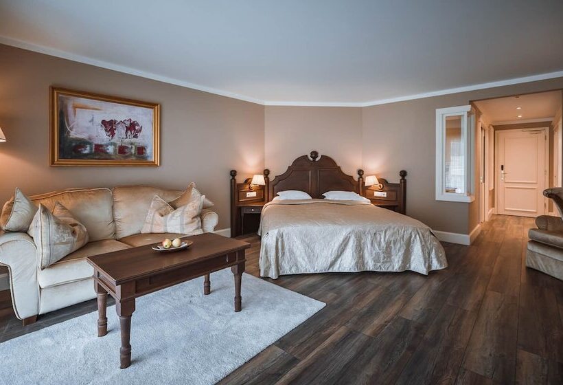 اتاق لوکس با بالکن, Majestic Hotel & Spa Resort