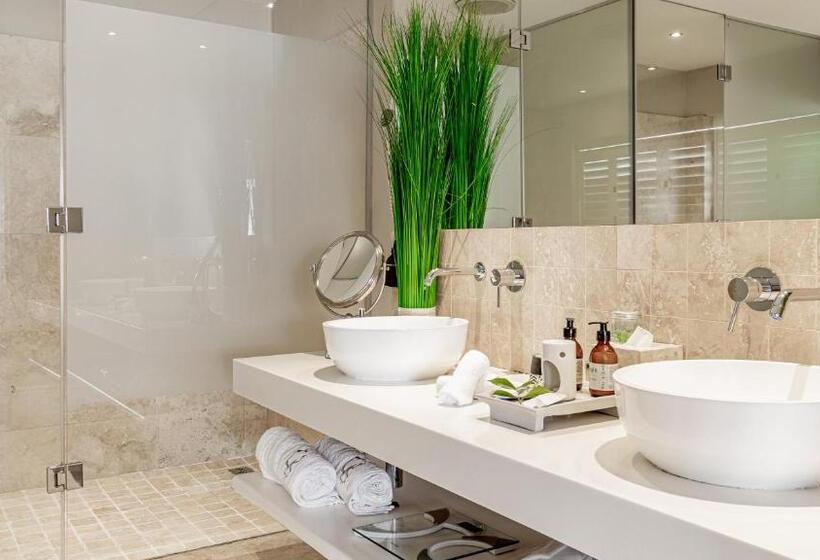 Люкс с Балконом, The Glen Boutique Hotel & Spa