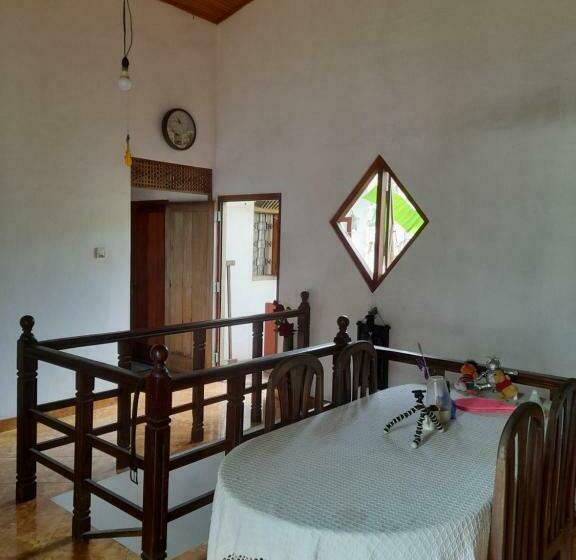 Apartamento 1 Dormitório com Sacada, Ceylon Casa