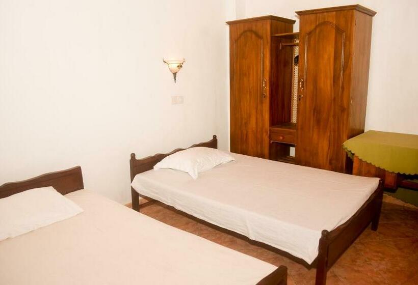Apartamento 1 Dormitório com Sacada, Ceylon Casa
