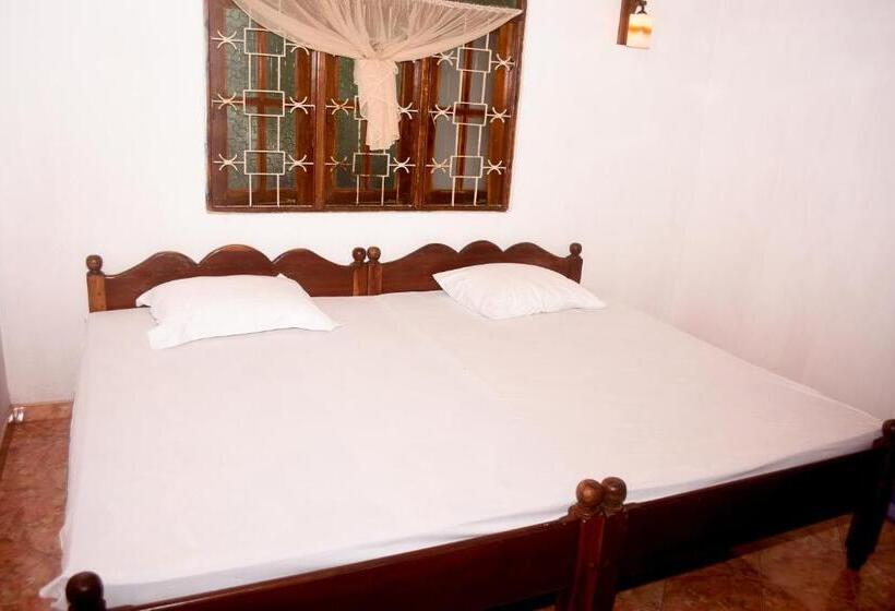 Apartamento 1 Dormitório com Sacada, Ceylon Casa