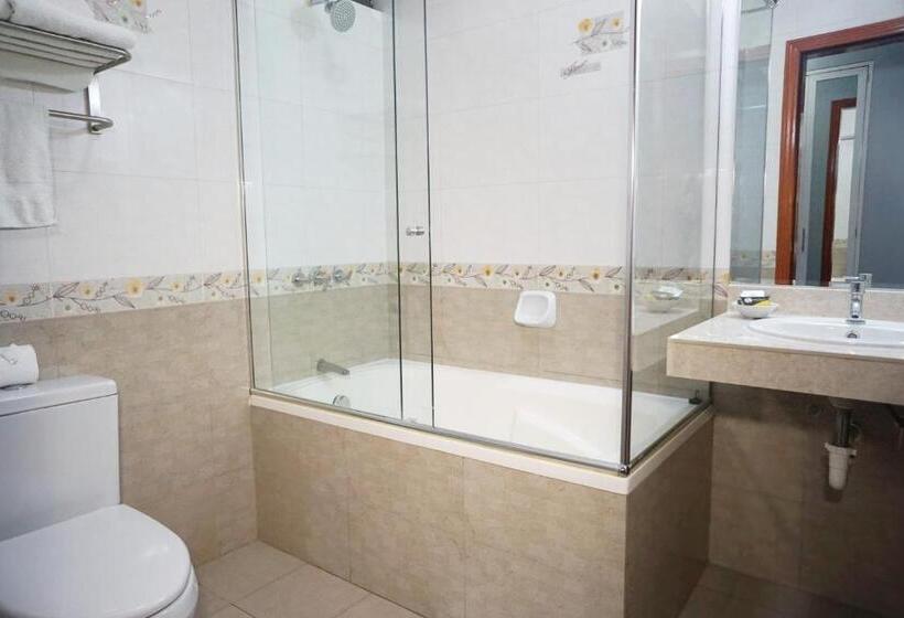 اتاق استاندارد سه نفره, Gran Mundo Hotel & Suites