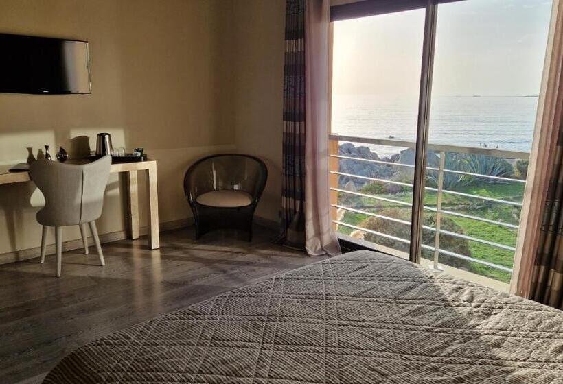 اتاق خانوادگی با چشم‌انداز دریا, Hôtel Abbartello