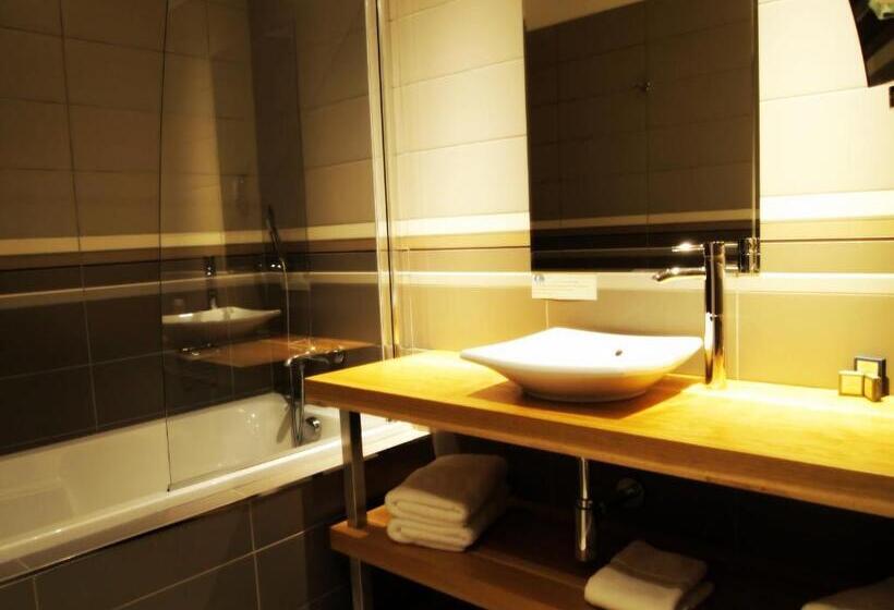اتاق راحتی با چشم‌انداز دریا, Hôtel Abbartello