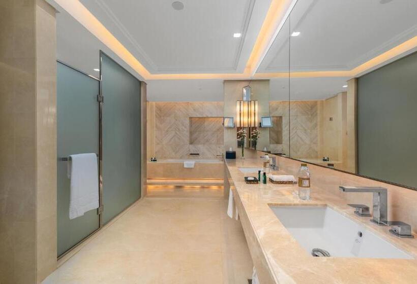 سوئیت کلوب با چشم‌انداز دریا, Taj Exotica Resort & Spa, The Palm, Dubai