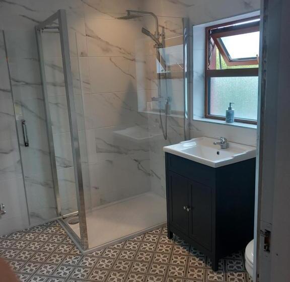 اتاق لوکس با تخت بزرگ, Murphy S Guesthouse