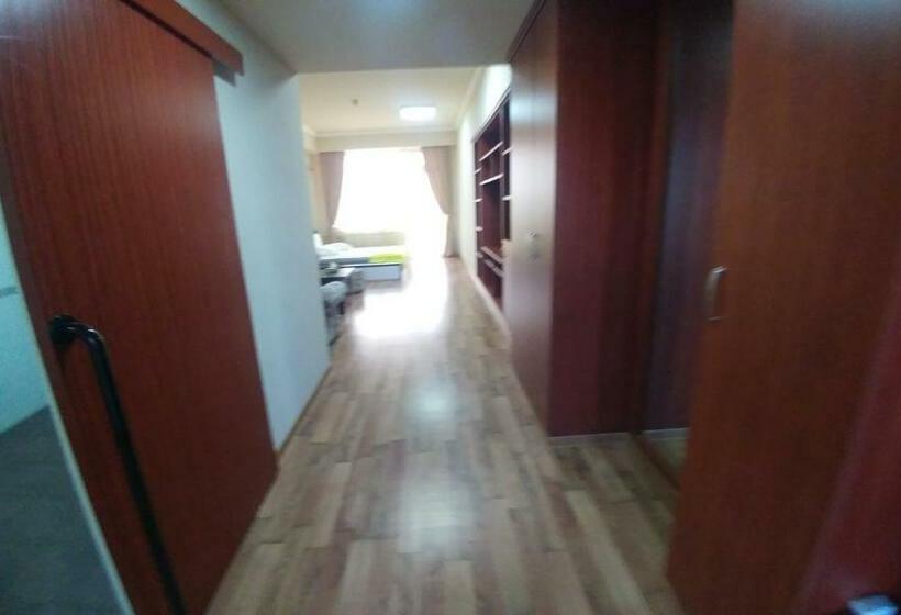 اتاق لوکس با بالکن, Cross Health Spa Center