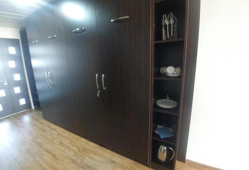 اتاق استاندارد سه تخته با بالکن, Cross Health Spa Center