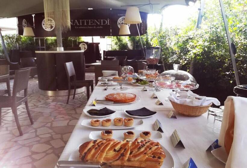 Номер Deluxe с Балконом, Naitendì