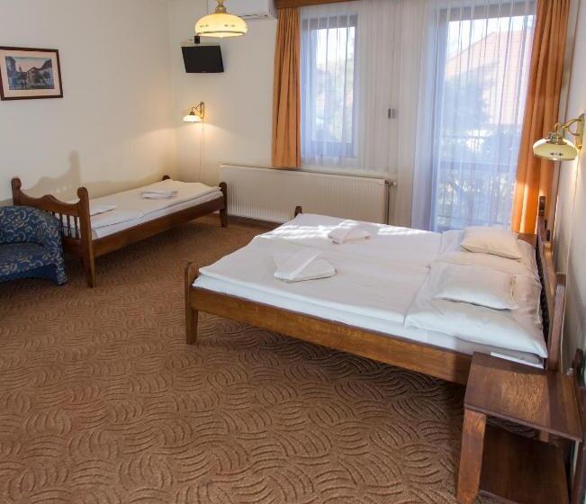 اتاق استاندارد سه نفره, Révész Hotel, Restaurant And Rosa Spa