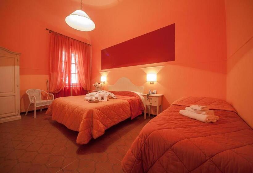 连接 1 卧室公寓, Albergo Etruria