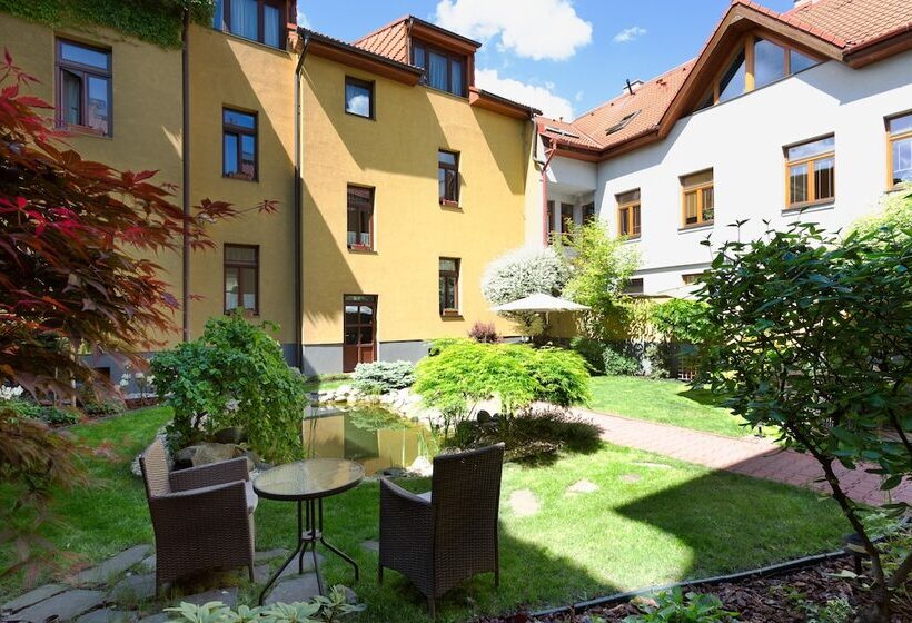 اتاق استاندارد یک نفره, Penzion Hradbova Residence & Spa