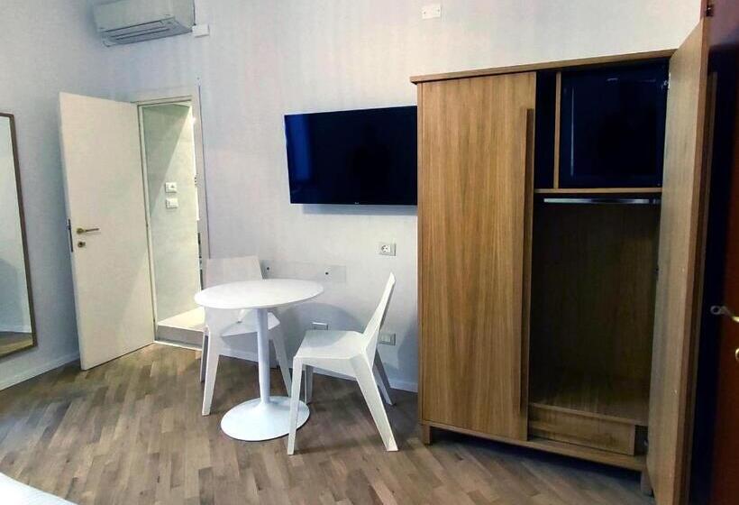 Номер Стандарт, Stella Casabono