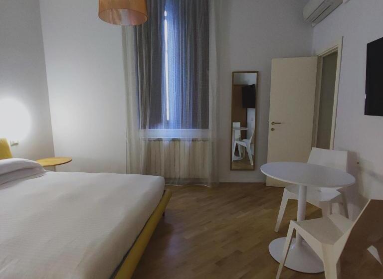 Номер Стандарт, Stella Casabono