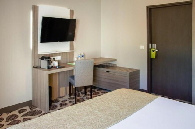 套房带园景, Contact Hôtel Le Provençal Bordeaux Lac