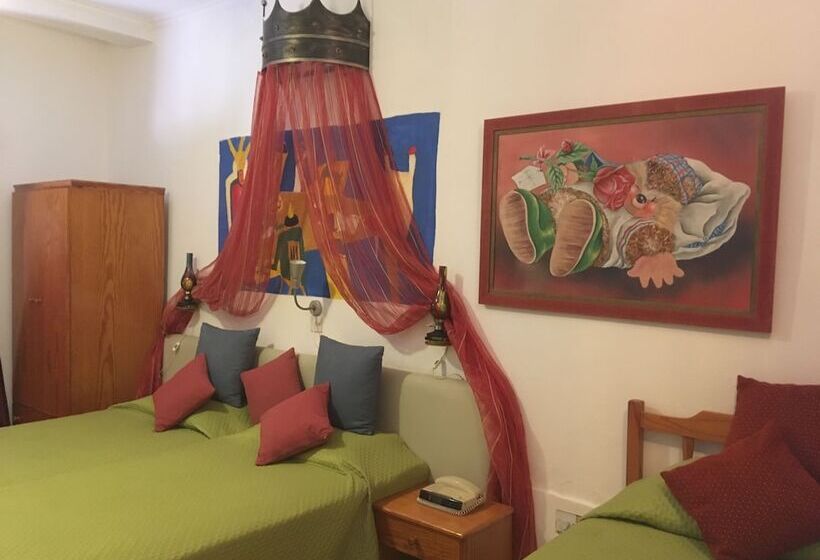 Номер Стандарт Трехместный, Kiniras Traditional Hotel & Restaurant