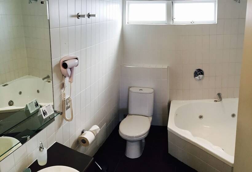 Studio Executive, Abaco On Jervois