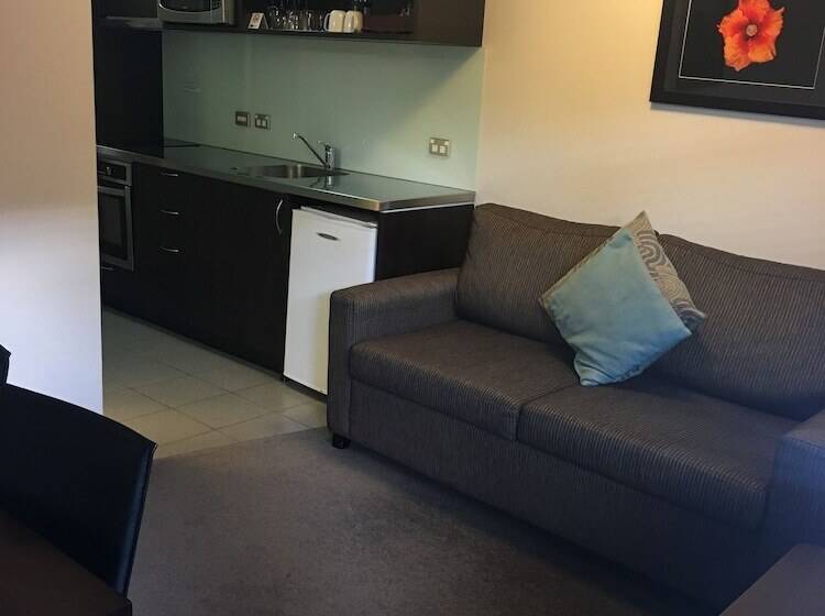 Studio Executive, Abaco On Jervois